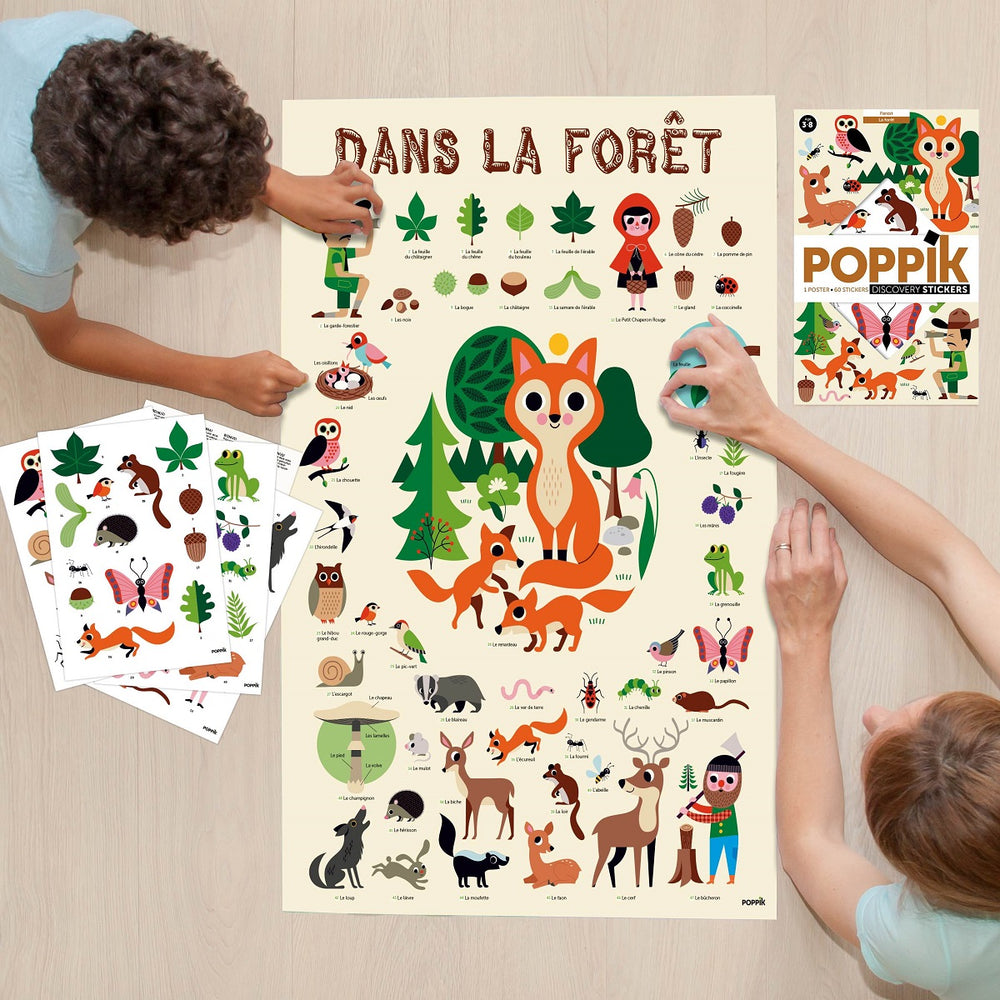 Enfants avec Affiche découverte et autocollants repositionnables Forêt