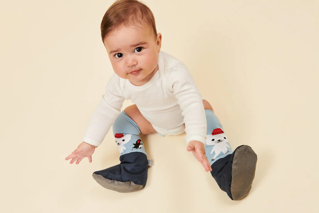 Bébé avec Bottines imperméables en nylon et coton bleu avec ours et pingouins
