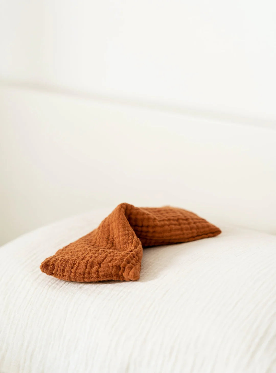 Coussin lesté pour les yeux en mousseline de coton rouille