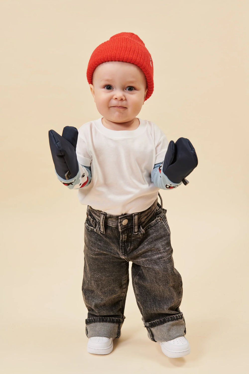 Garçon avec Mitaines en nylon et coton bleu avec ours et pingouins