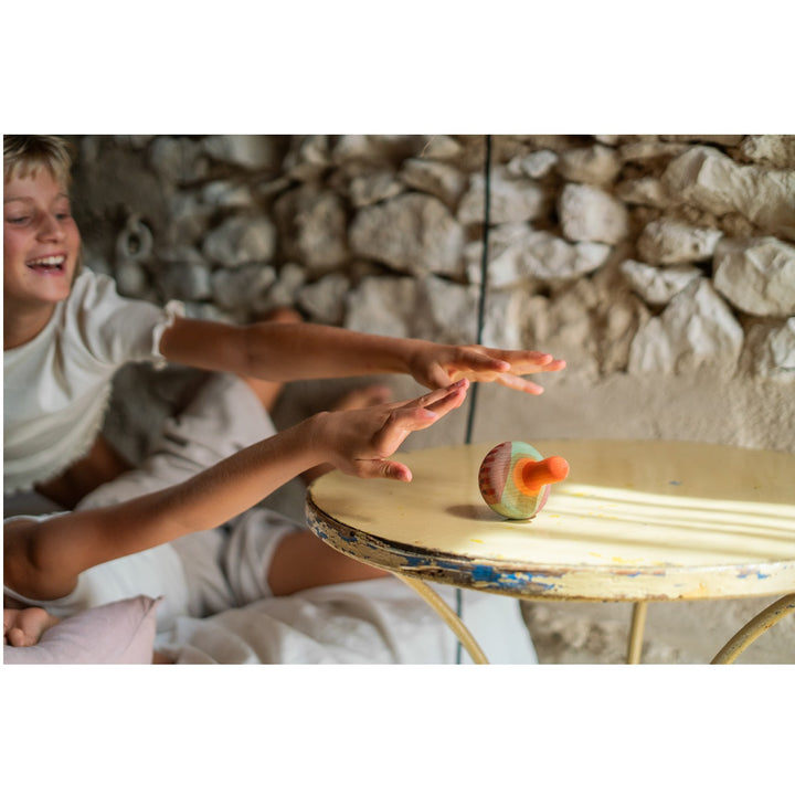 Enfants avec Jouet pour enfant Oiseau orange en bois
