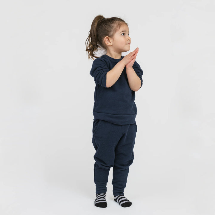 Enfant avec Pantalon pour enfant en coton ouaté marine