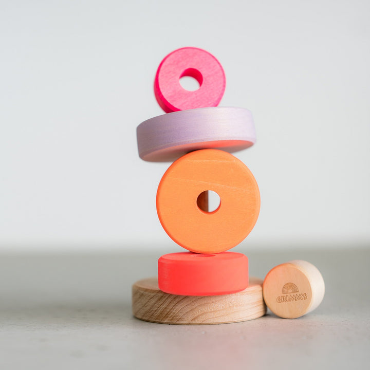 Petite pyramid conique en bois à empiler Rose fluo