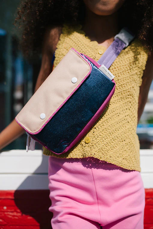 File avec Sac banane jaune, bleu, et fushia