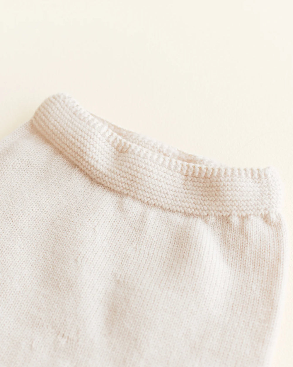 Détail de Pantalon tricoté en laine mérinos crème