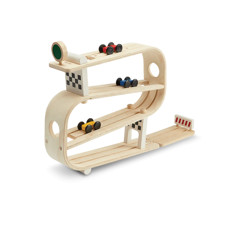 Rampe de course à étages en bois