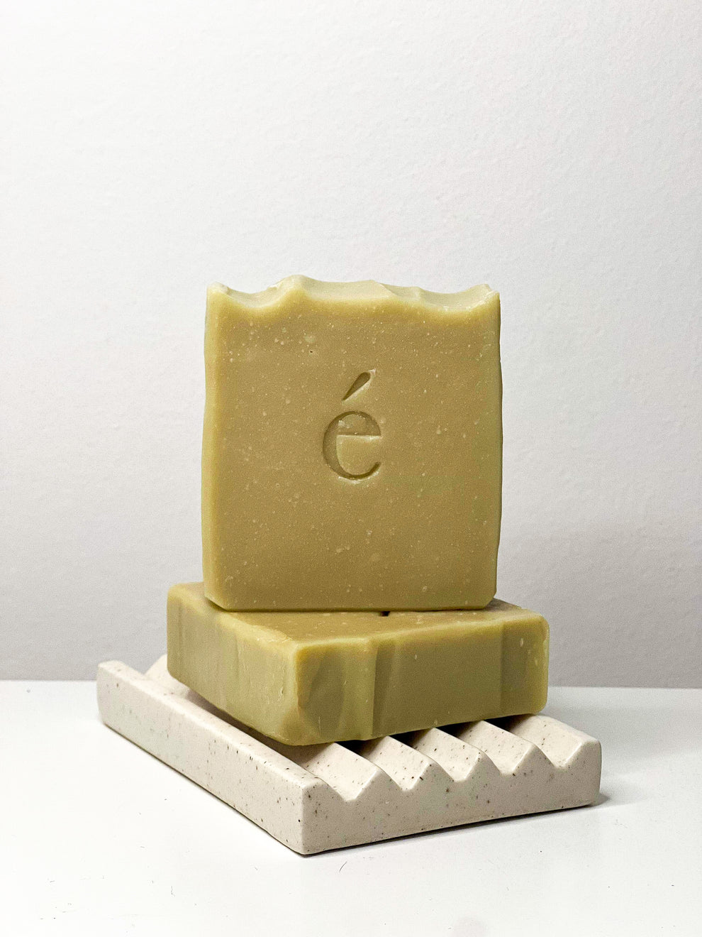 Savon pour le corps Énamour 100 % naturelle enrichi en huile de noix de coco et en huile de yuzu