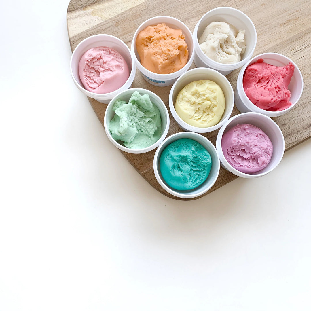 the dough parlour montreal quebec canada bleuet blueberry apple play dough pâte à modeler modeling clay 100% natural naturel