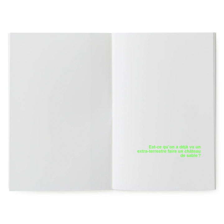 superéditions livre à illustrer que font les extraterrestres quand ils sont en vacances