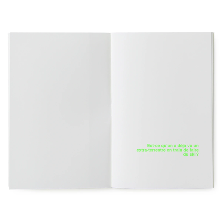 superéditions livre à illustrer que font les extraterrestres quand ils sont en vacances