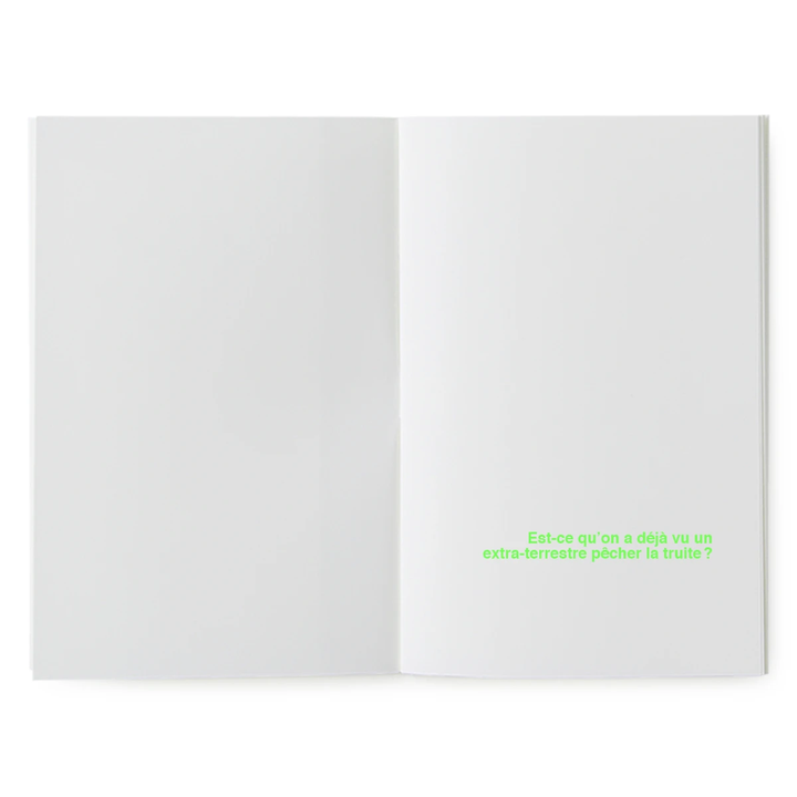 superéditions livre à illustrer que font les extraterrestres quand ils sont en vacances
