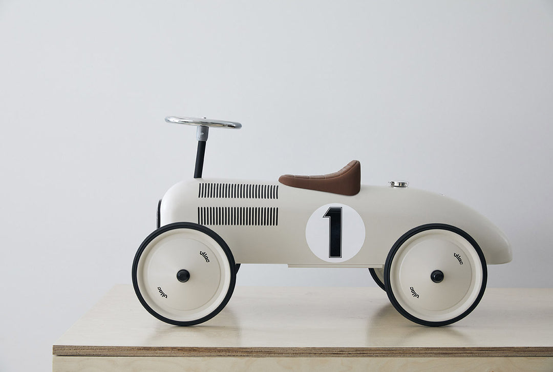 vilac montreal quebec canada montréal québec race car porteur voiture de course auto automobile enfants kids jouets toys vintage