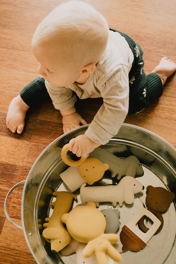 Bébé avec Anneau de dentition Gommu ours jaune 