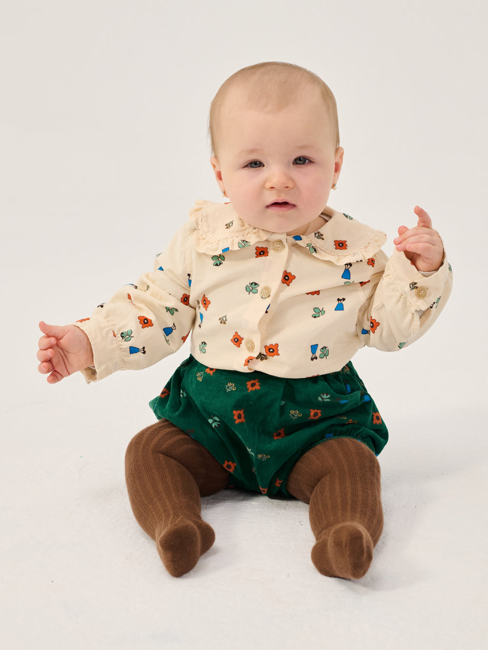 Bébé avec des collants Bobo Choses brun