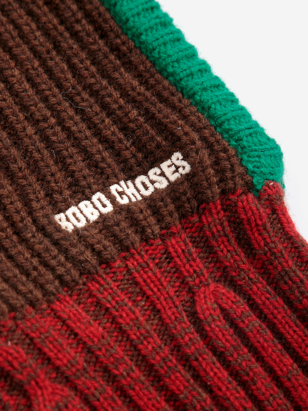 Balaclava tricotée en laine brun, rouge et vert