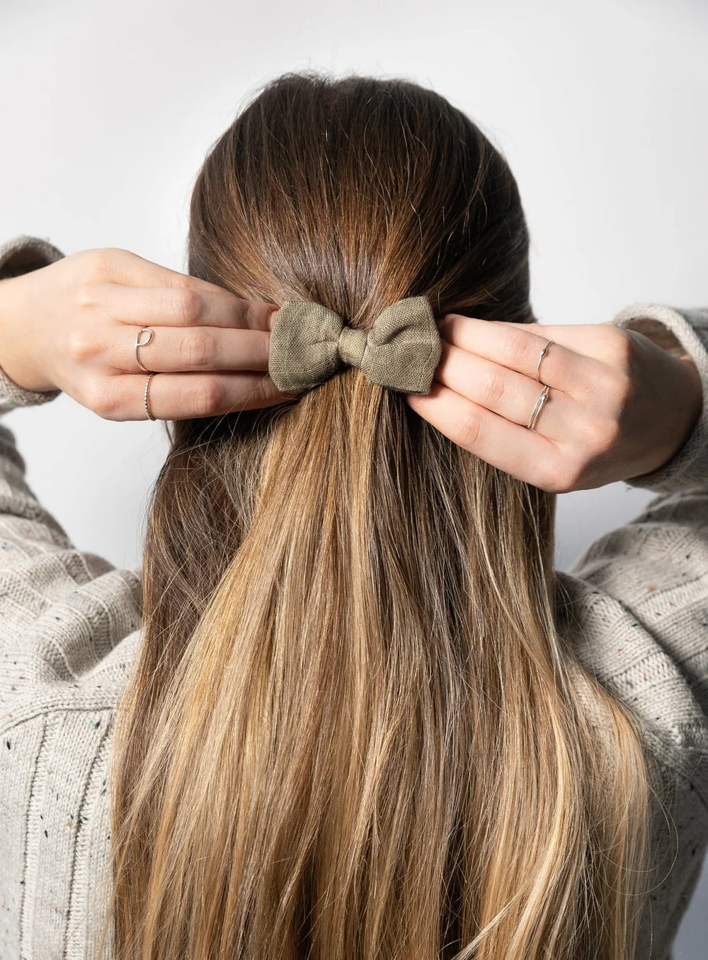 Femme avec Boucle pour le cheveux en coton vert forêt