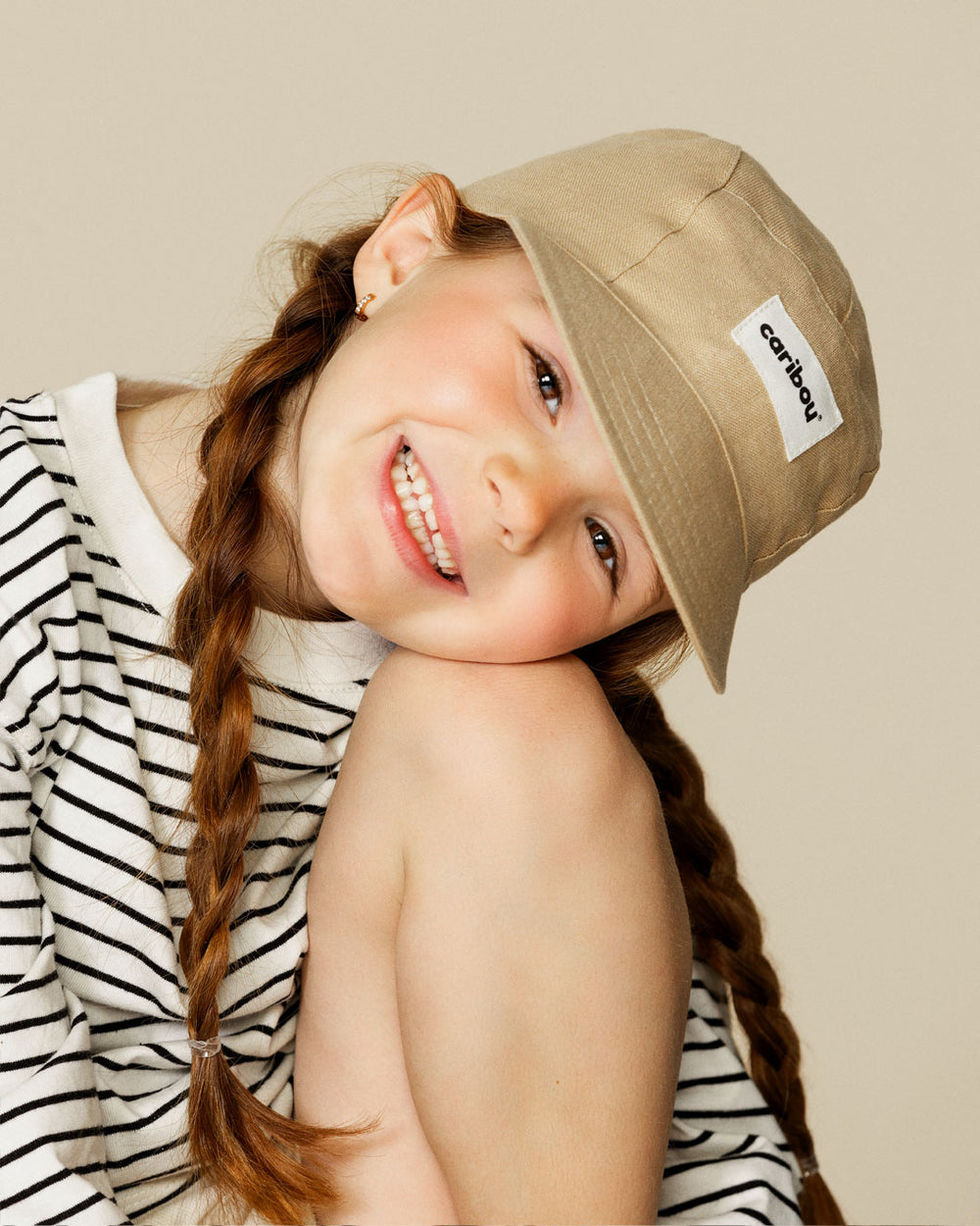 Fille avec Casquette Caribou en lin Sable