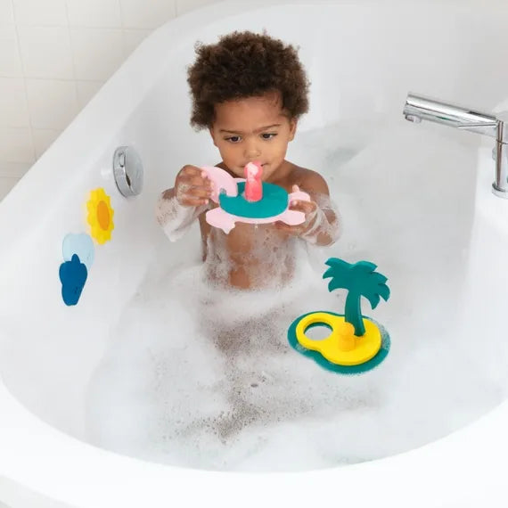 Enfant avec Casse tête pour le bain en mousse 