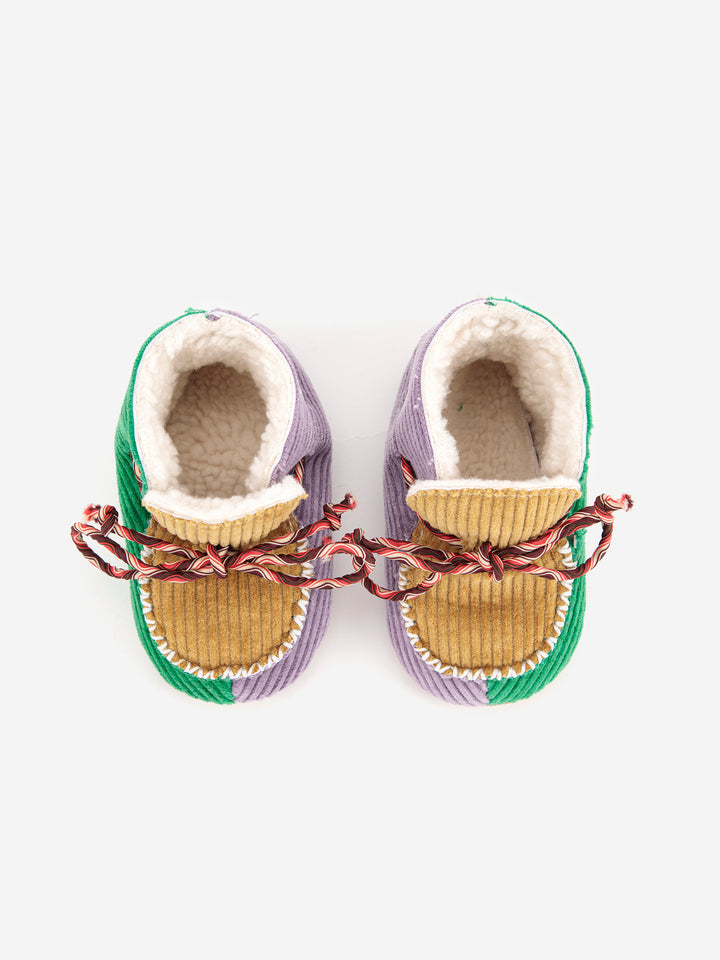 Chaussons en velours côtelé brun, vert et mauve