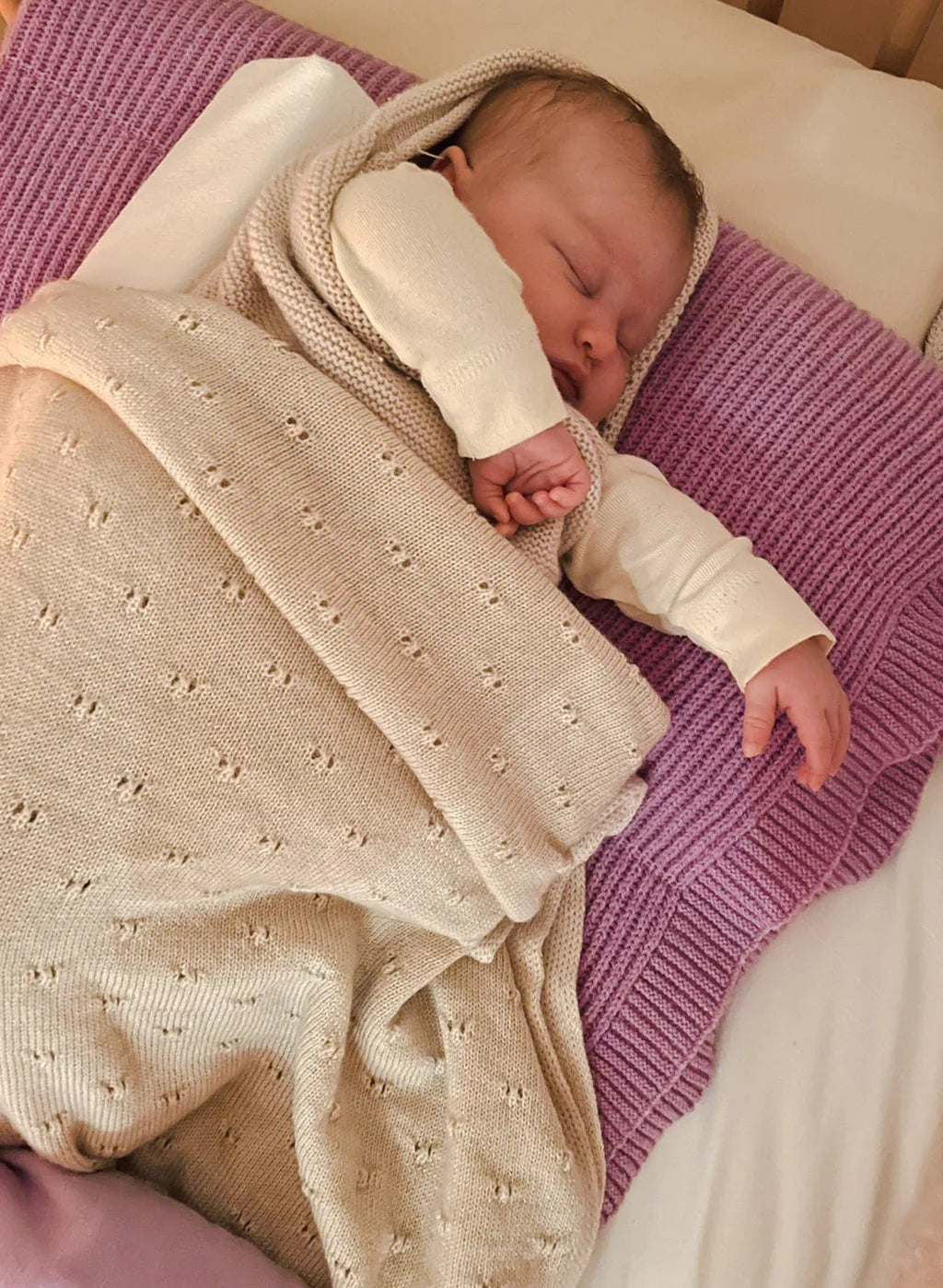 Bébé avec Couverture de mérinos 