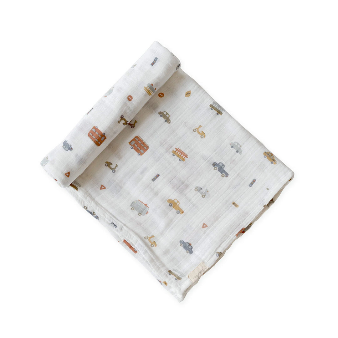 Couverture d'emmaillotage en mousseline avec motif voitures