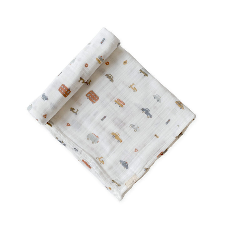Couverture d'emmaillotage en mousseline avec motif voitures