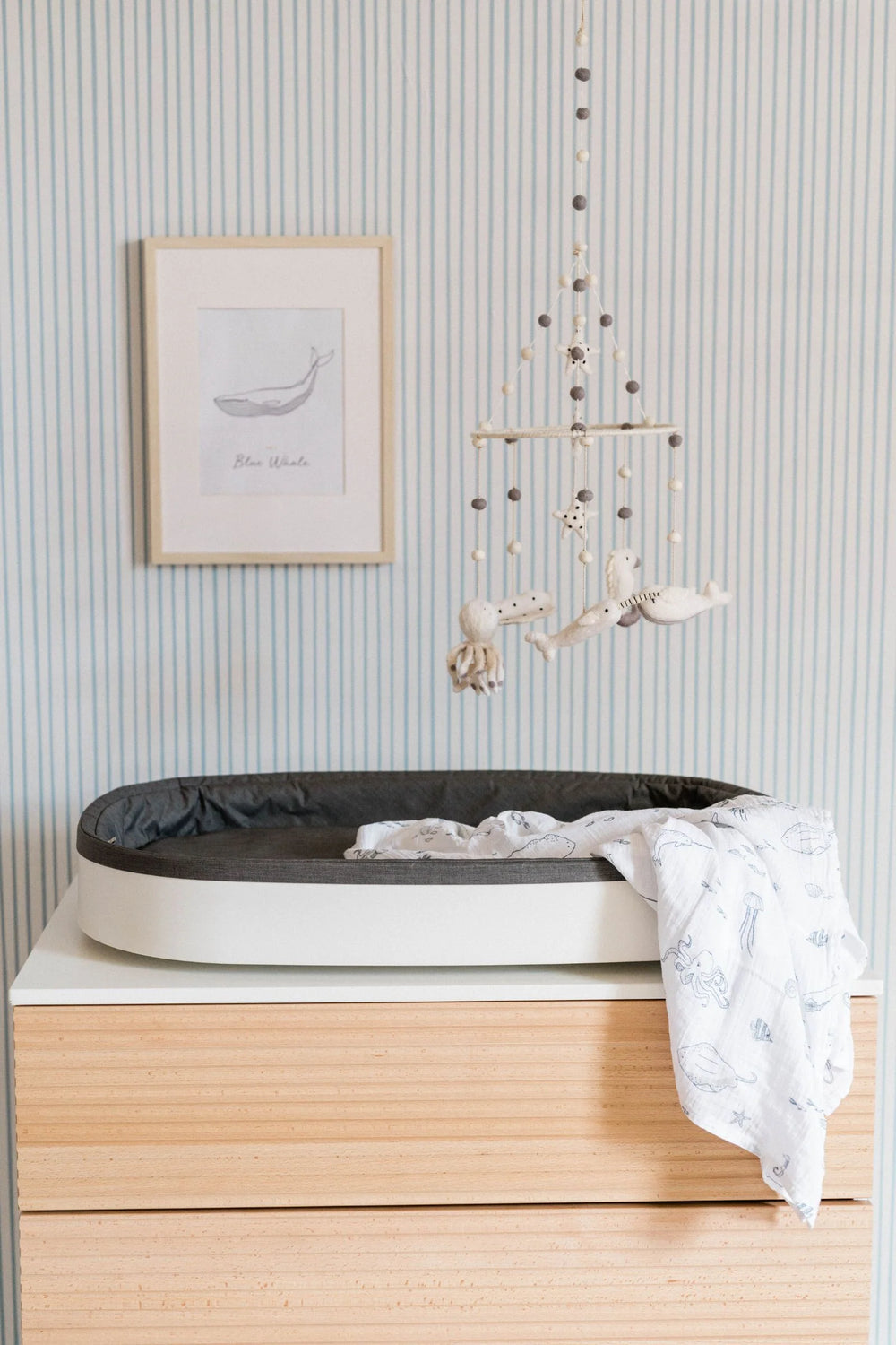 Table de change avec Couverture d'emmaillotage en mousseline avec motif Vie aquatique