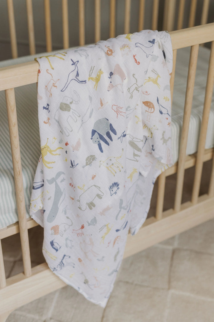 Couverture d'emmaillotage en mousseline avec motif animaux 