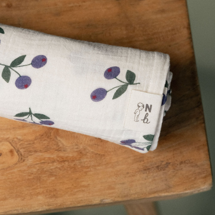 Couverture en mousseline naturel avec imprimé baies d’hiver