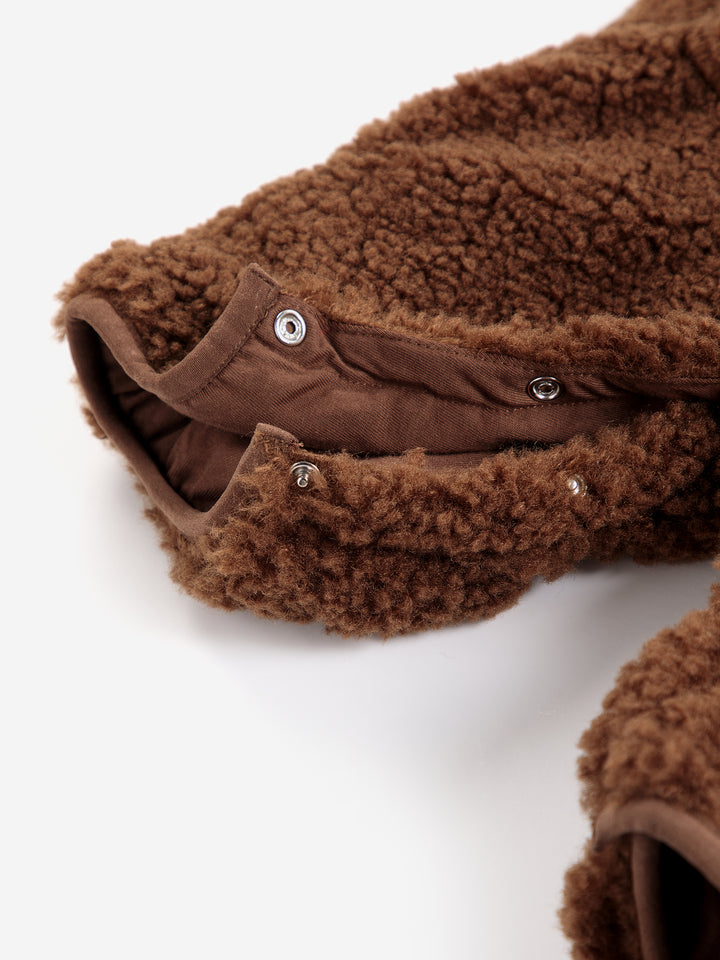 Détail de Combinaison en peau de mouton brun Bobo Choses
