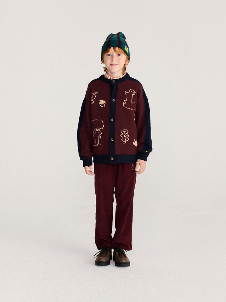 Enfant avec Cardigan Bobo Choses bourgogne et bleu avec motif fôret
