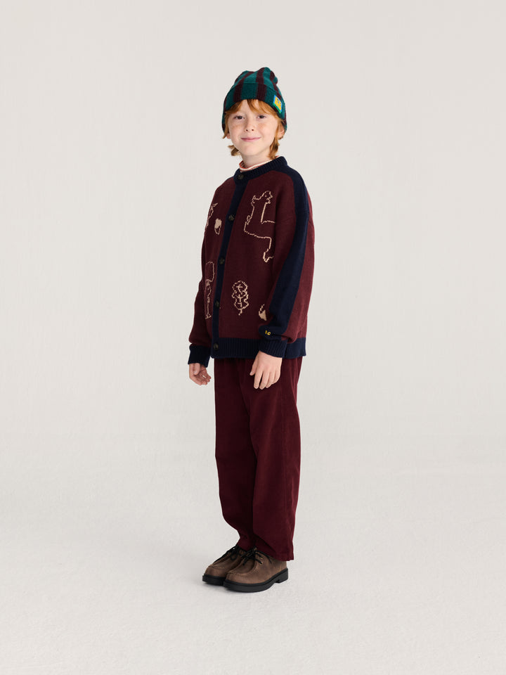 Enfant avec Cardigan Bobo Choses bourgogne et bleu avec motif fôret