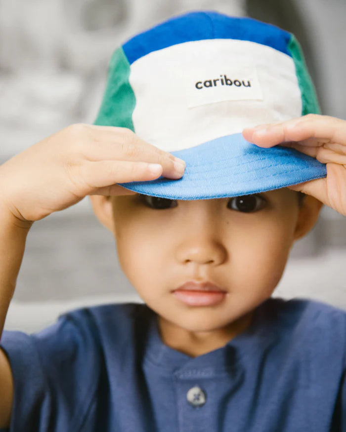 Enfant avec Casquette en lin Caribou bleu, vert, écru 
