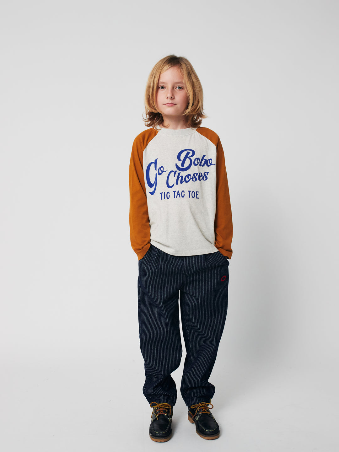 Enfant avec Pantalon en denim Bobo Choses 