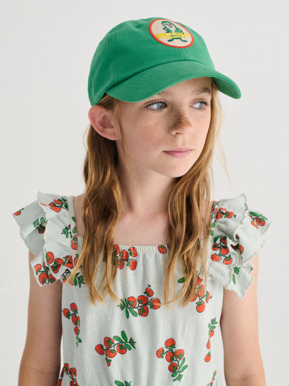 Fille avec Casquette Bobo Choses en coton vert avec patch Mr Pickle 