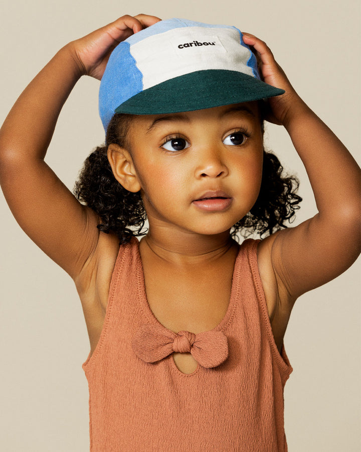 Fille avec Casquette en lin Caribou beige, bleu