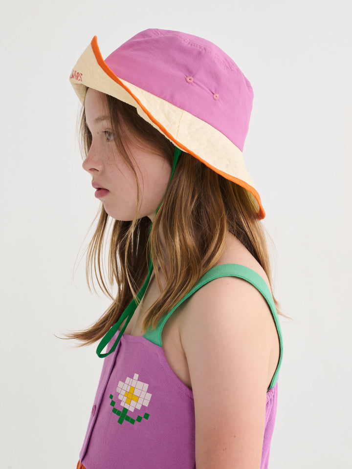 Fille avec Chapeau pêcheur Bobo Choses rose, blanc, orange et vert