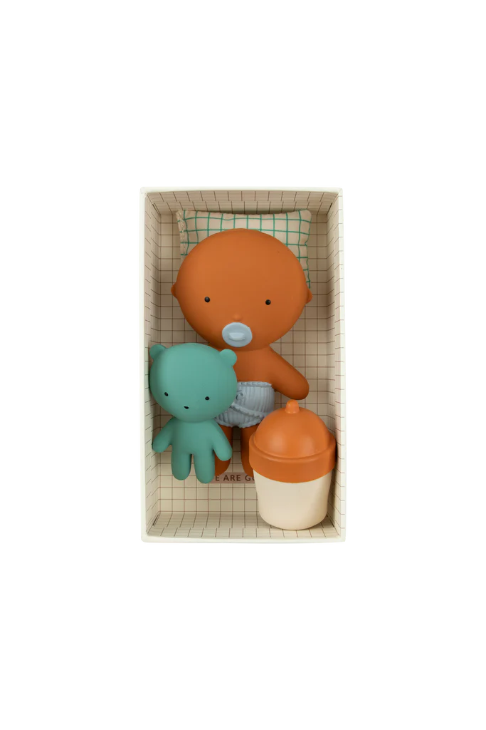 Gommu Poche almond avec ours vert et biberon dans leur boîte