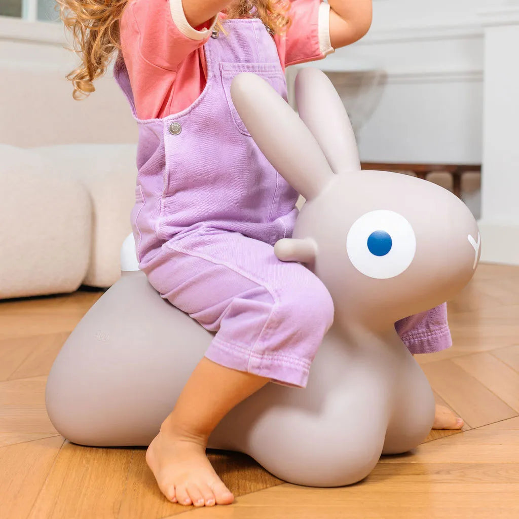 Lapin rebondissant en vinyle Gris chaud