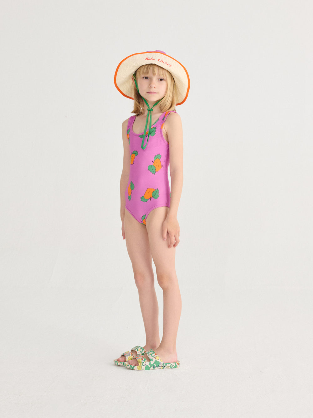 Fille avec Maillot de bain Bobo Choses rose avec mandarines