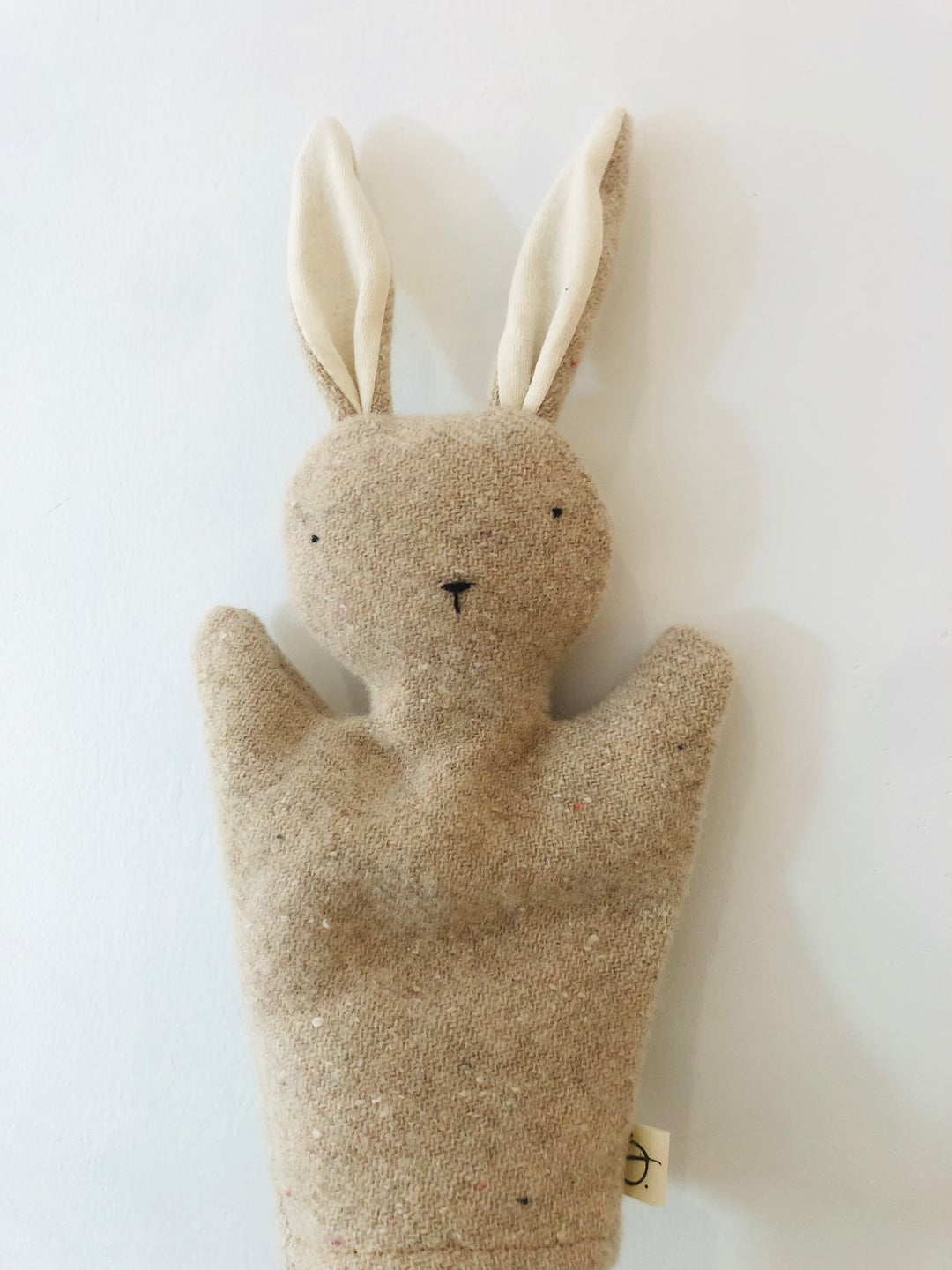 Marionnette à main en laine Lapin beige
