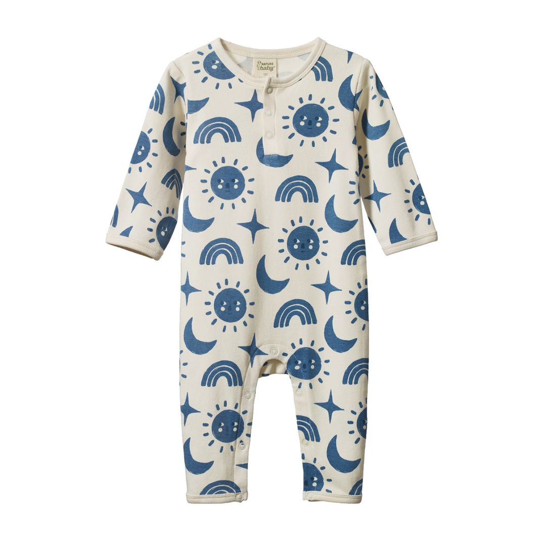 Pyjama pour enfant en coton blanc avec imprimé soleil, lunes, étoiles et arc-en-ciels bleus