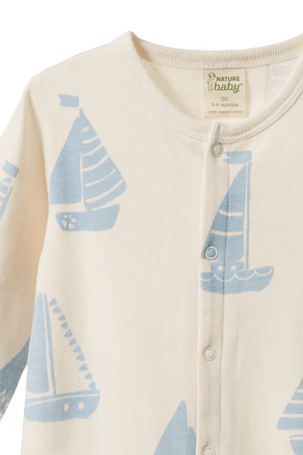 Pyjama à pattes Nature Baby en coton blanc avec imprimé voiliers bleus