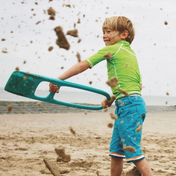 Enfant avec Scoopi, Pelle pour la plage  bleu