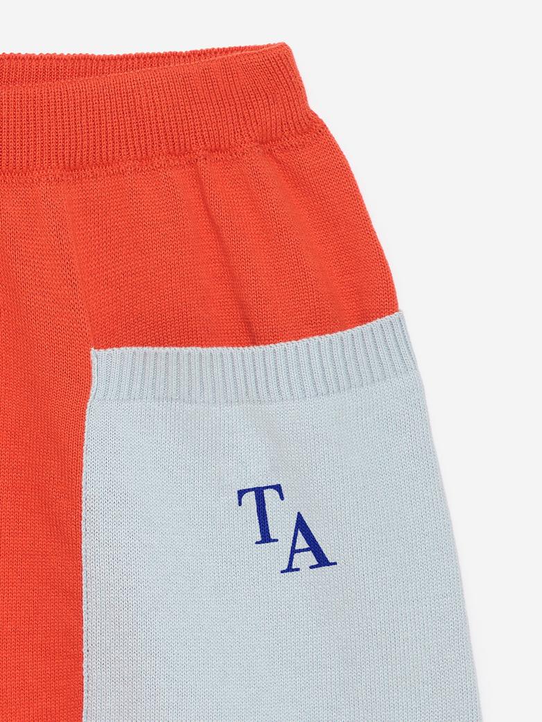 Détail de Shorts True Artist tricotés en coton orage avec poches bleu pâle