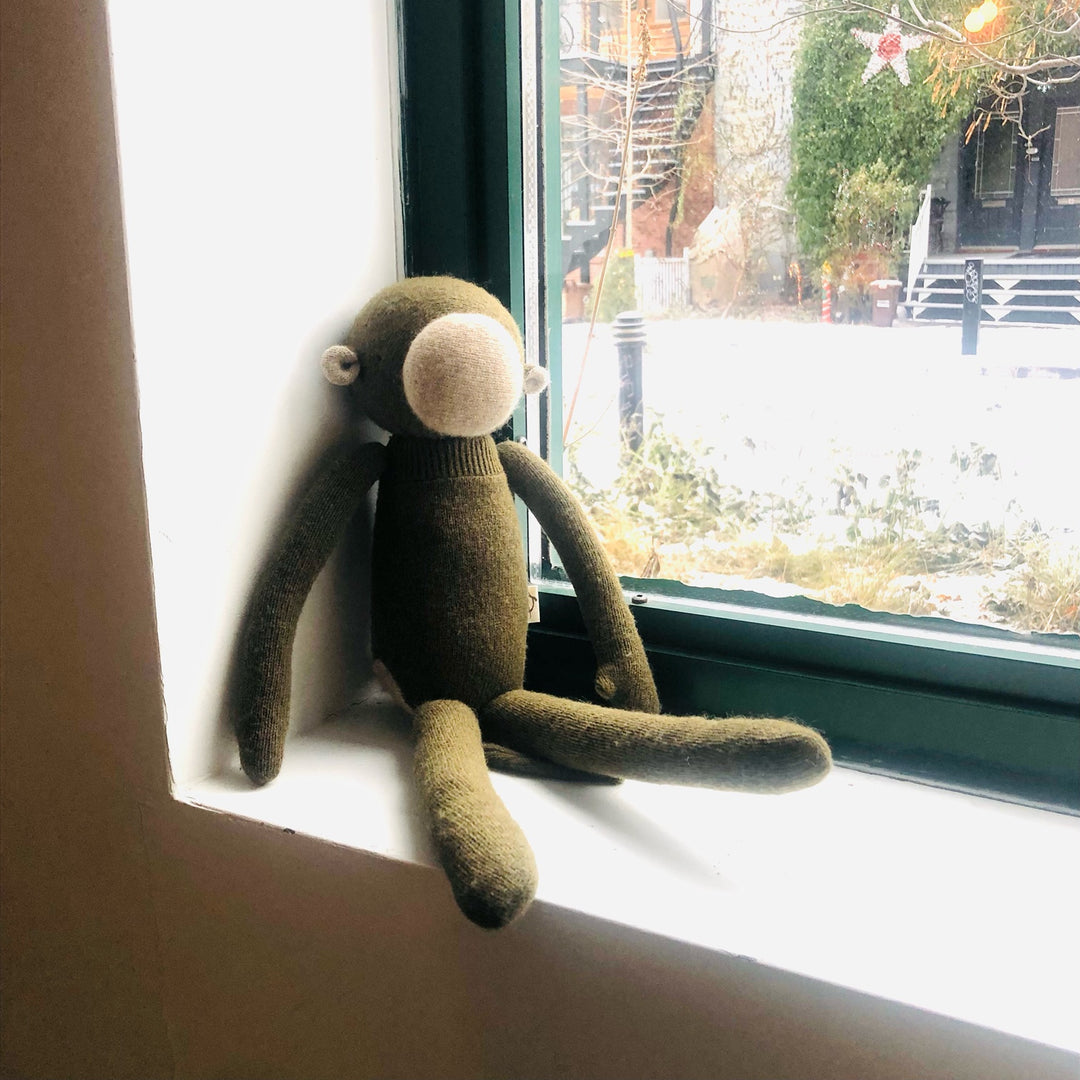 Singe en laine olive Ouisititine