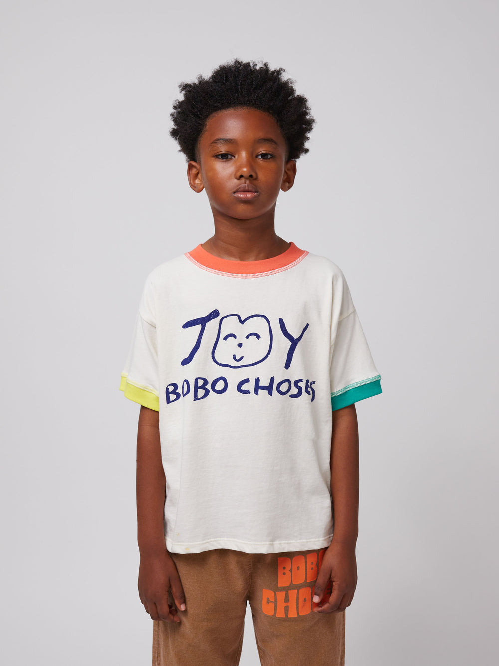 Garçon avec T-Shirt en coton blanc avec imprimé Joy Bobo Choses