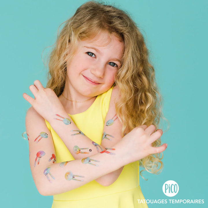 Fille avec Tatouages temporaires Les charmants lapins