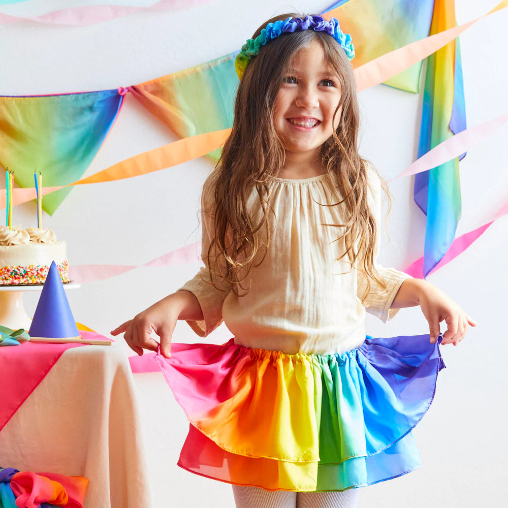 Fille avec Tutu en soie arc-en-ciel