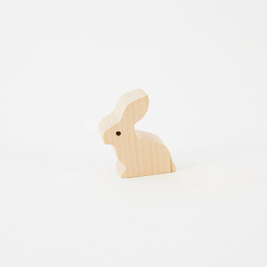 Bébé lapin en bois